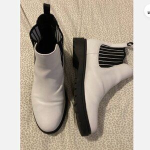 Mix No. 6 Chelsea Chukka Boots Women White/ Black Color Size 7 M 37